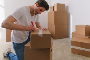 Taşıma kutularının düzenli şekilde paketlenmesi